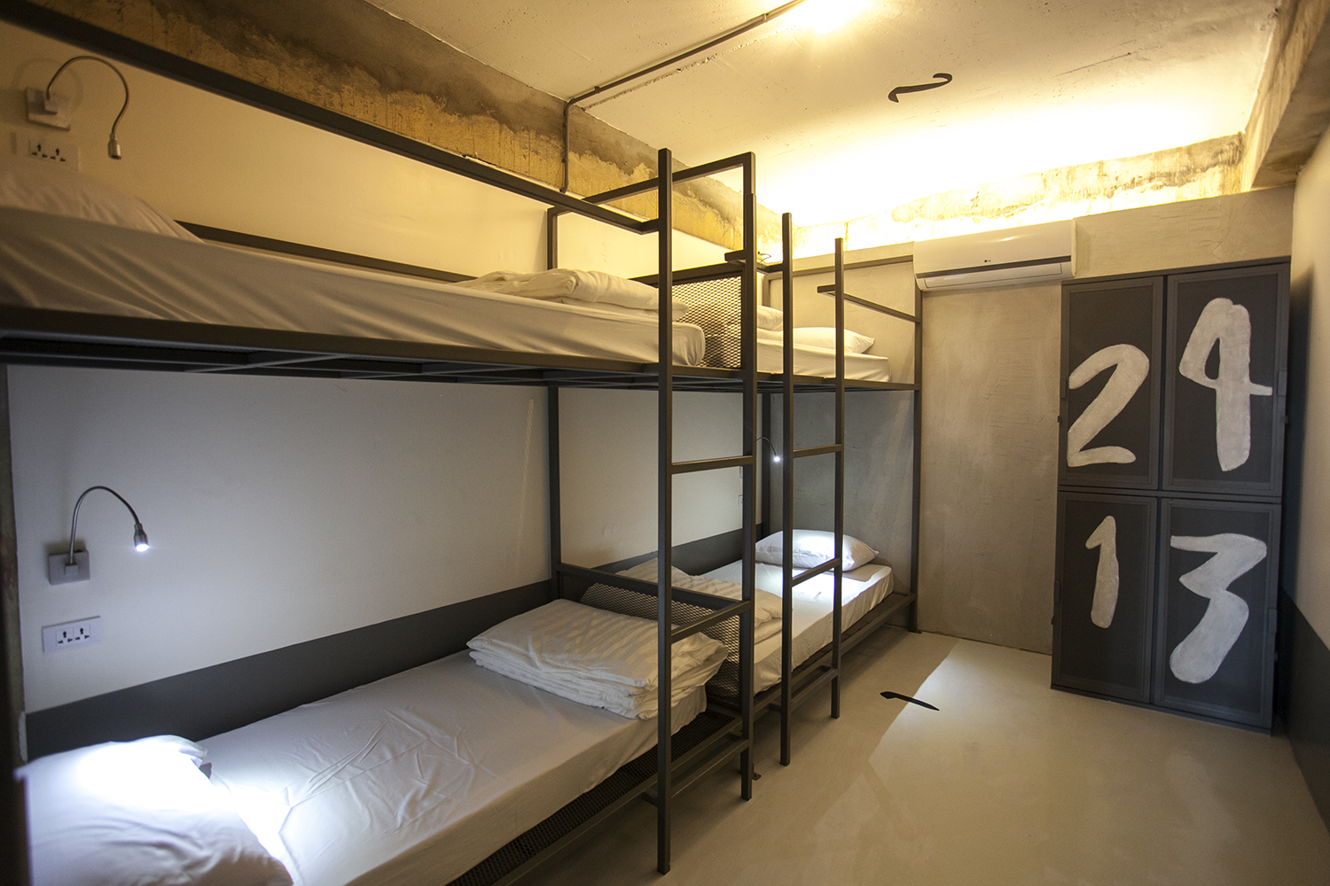 THUNDER BIRD HOSTEL